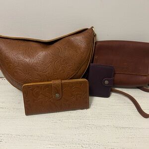 Portland Leather Embossed Tan and Brown Shoulder Bag Set